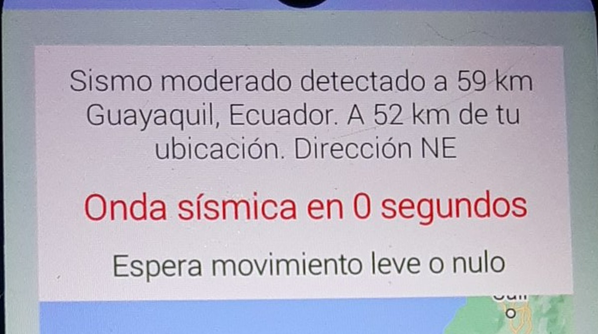 El domingo 9 de abril varios habitantes de Guayaquil recibieron una alerta de sismo en su celular, sin embargo, no hubo movimiento telúrico.. Foto captura de pantalla
