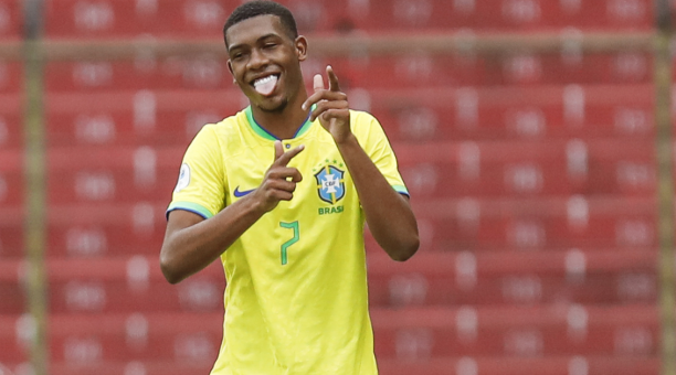 Rayan Vitor celebra el gol marcado con Brasil el el Sudamericano Sub-17. Foto: Twitter @CONMEBOL.