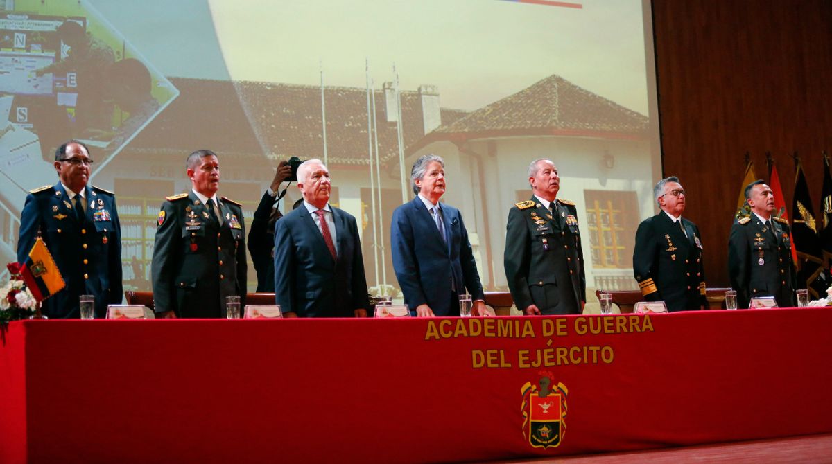 Guillermo Lasso durante la ceremonia por los 100 años de la Academia de Guerra del Ejército. Foto: Flickr Presidencia del Ecuador