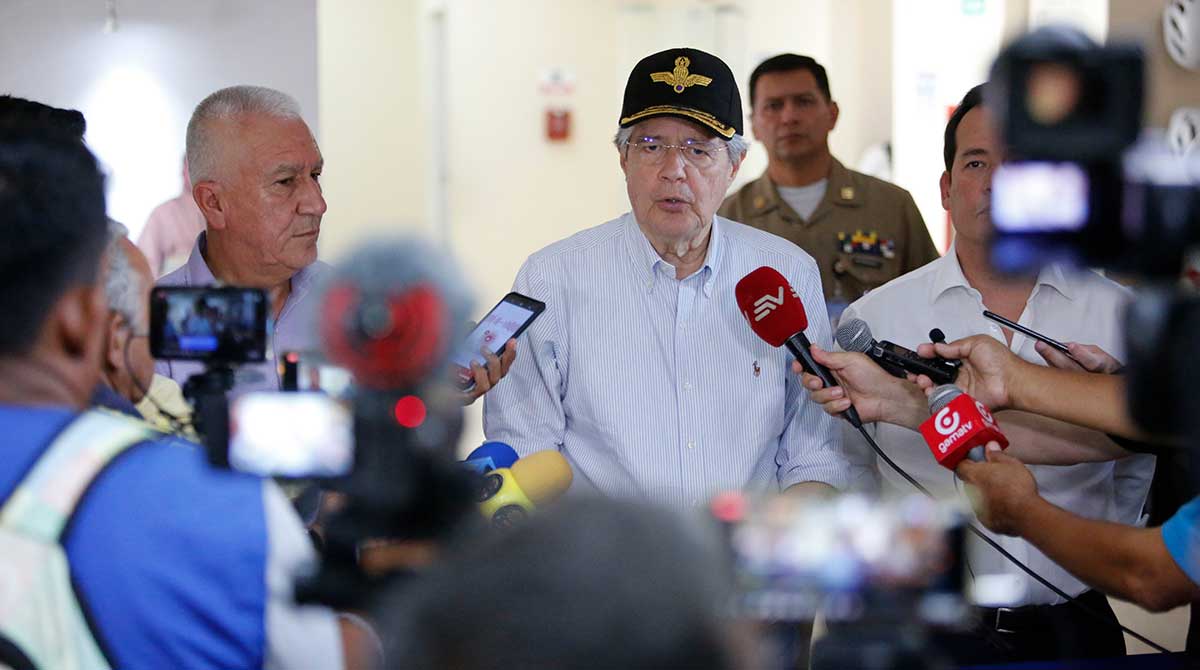 El presidente Guillermo Lasso en una reunión de seguridad en Esmeraldas el 12 de abril del 2023. Foto: Flickr