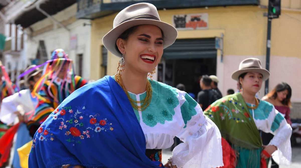 Varios desfiles se han organizado por las fiestas de Fundación de Cuenca. Foto: Cortesía Facebook Municipio de Cuenca