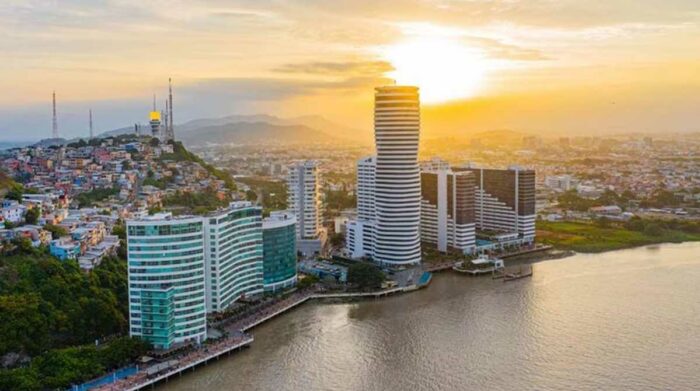 Guayaquil podría verse afectado si el nivel del agua del océano continúa subiendo. Foto: Cortesía