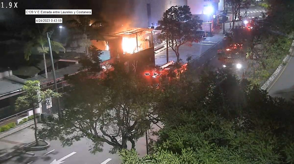 El incendio en una discoteca de Guayaquil se investiga. Foto: Sistema de vigilancia municipal