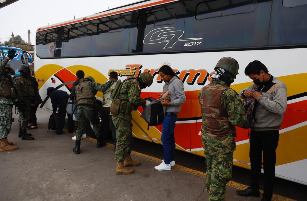 La Ley especifica en qué casos los militares pueden realizar controles en las calles en Ecuador. Foto: EL COMERCIO