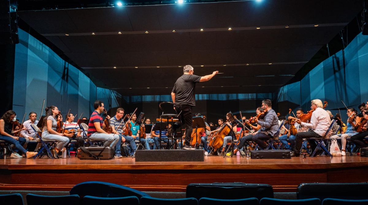 El concierto reúne a cerca de 100 músicos de ambas orquestas. Foto: Orquesta Sinfónica de Guayaquil