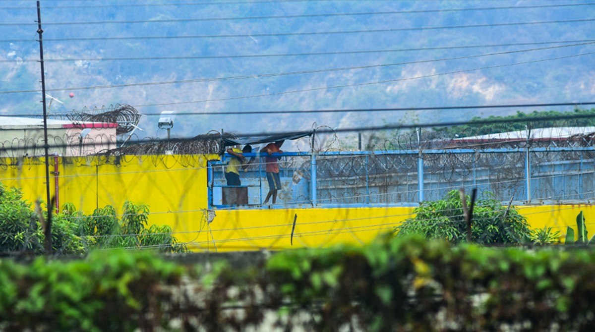 Vecinos de las ciudadelas ubicadas al norte de Guayaquil reportaron enfrentamientos en la Penitenciaria del Litoral. Foto archivo El Comercio