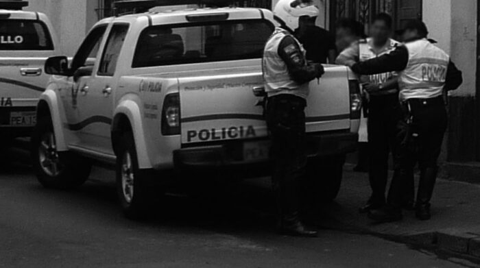 Imagen referencial. Agentes de la Policía llegaron a las avs. 10 de Agosto y Eloy Alfaro, en el norte de Quito, donde armados perpetraron una muerte violenta, en abril de este año. Foto: Flickr Ministerio de Gobierno