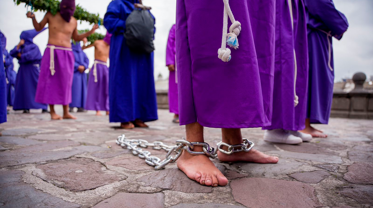 La procesión Jesús del Gran Poder contó con cientos de fieles. Foto: Carlos Noriega / EL COMERCIO