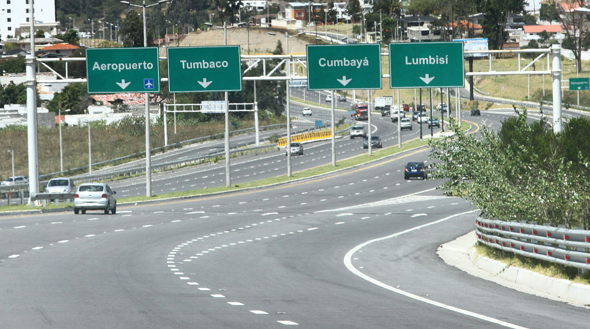 La Ruta Viva es una vía rápida que conecta a Quito con los valles de Tumbaco, Cumbayá y el Aeropuerto Mariscal Sucre. Foto: Archivo/ EL COMERCIO