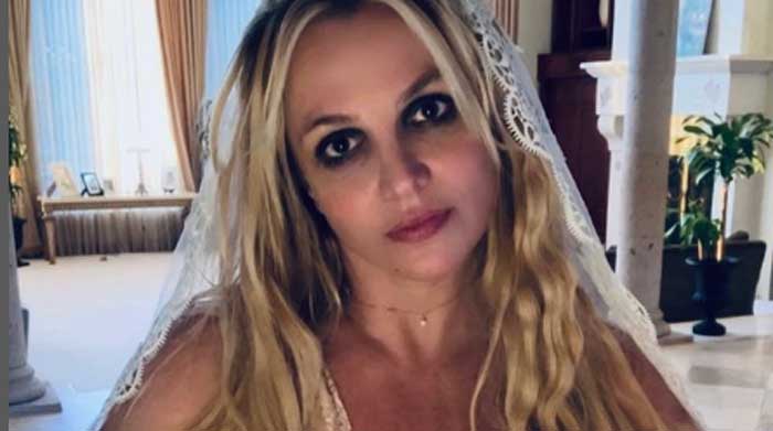 Britney Spears fue vista en una tienda de café de Starbucks en Dorado, municipio en la costa norte de Puerto Rico. Foto: Instagram Britney Spears
