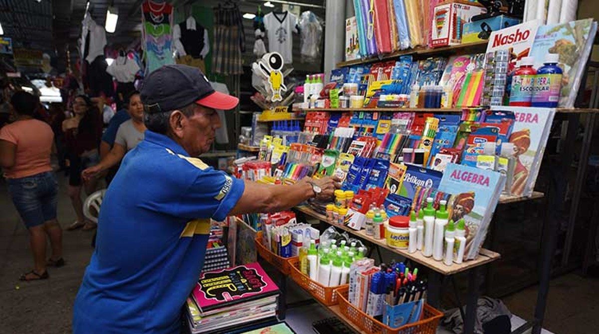 Comenzó la venta de útiles para el ciclo 2023 - 2024 del régimen Costa y Galápagos. Foto Cortesía Municipio de Guayaquil