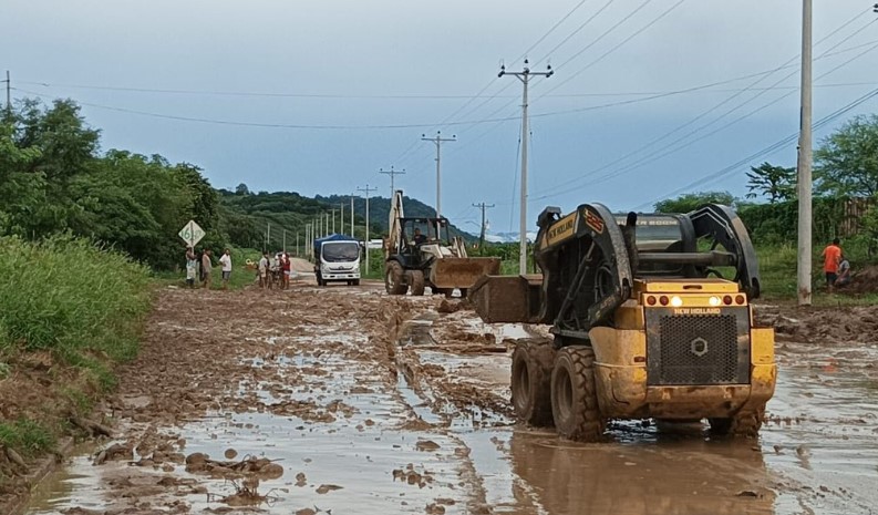 En dos meses se han registrado 344 derrumbes y deslizamientos en la red vial estatal, debido a las constantes lluvias. Foto: Cortesía Mtop