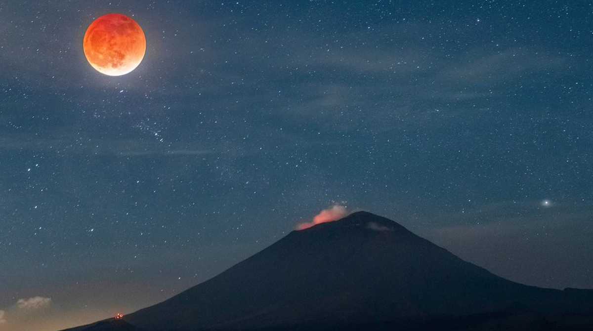 Estudios registran la relación en los eclipses lunares y los volcanes. Foto: Cortesía Twitter