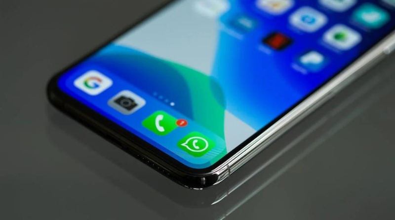 WhatsApp Plus cuenta con una opción para evitar que los contactos envíen imágenes. Foto: Pexels