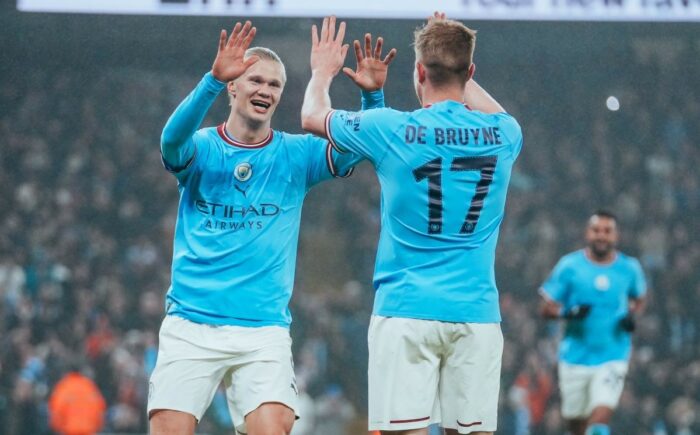 Jugadores del Manchester City festejan un gol. Foto: @ManCity