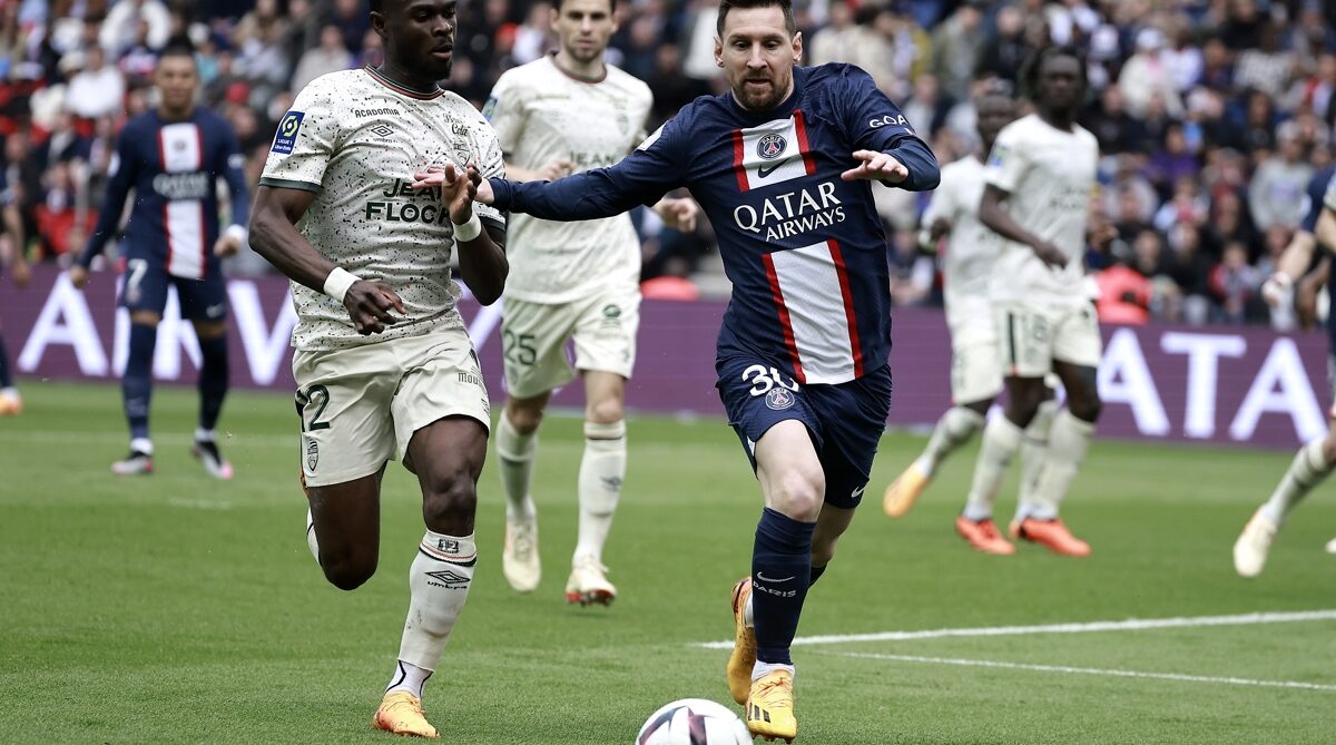 Lionel Messi, en acción durante el último encuentro de Liga ante el Lorient. Agencia EFE