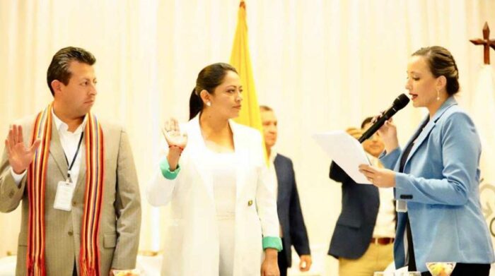 Paola Pabón, prefecta de Pichincha y Julio Robles, prefecto de Carchi, fueron electos como Presidenta y Vicepresidente del Congope. Foto: Facebook