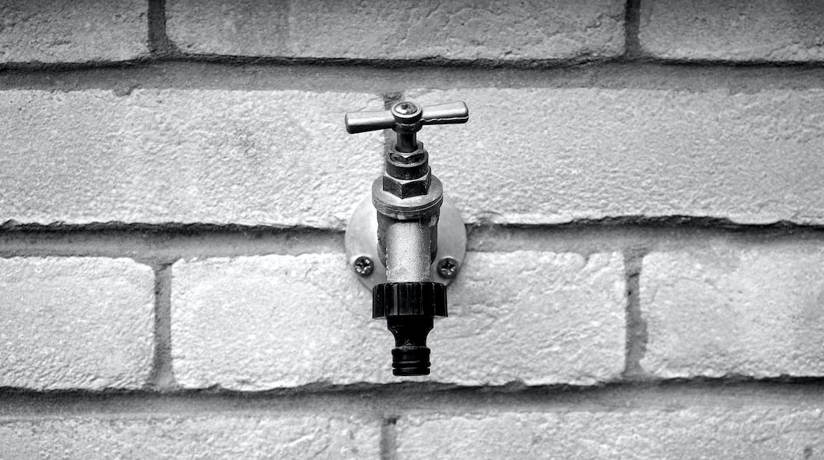 Imagen referencial. Los cortes de agua potable serán de 08:00 a 16:00. Foto: Pexels