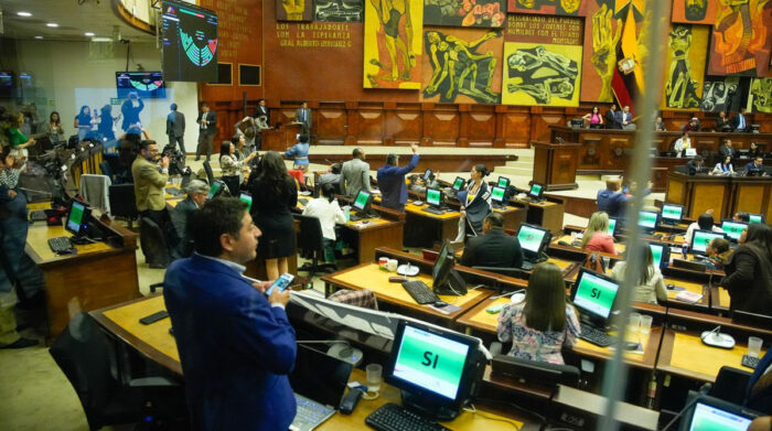 Con 88 votos, el Pleno de la Asamblea Nacional aprobó llamar a juicio político al presidente Guillermo Lasso. Foto: Carlos Noriega/ EL COMERCIO