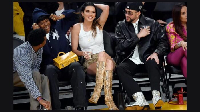 Bad Bunny y Kendall Jenner fueron vistos juntos en Los Ángeles. Foto: Cortesía NBA.