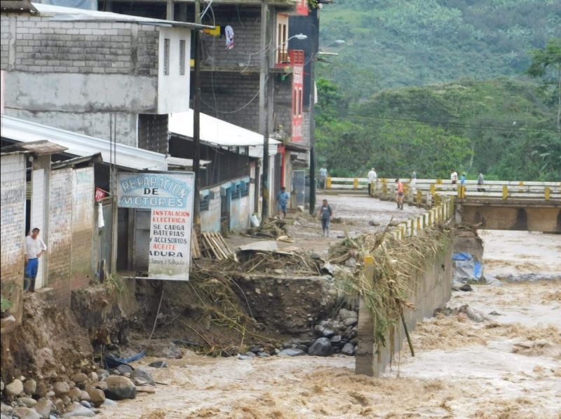 El desbordamiento de varios ríos en Bolívar provocó serias inundaciones en varios cantones de esa provincia. El COE se reunió para hacer un análisis de la situación actual para llegar con ayuda. Foto: Cortesía