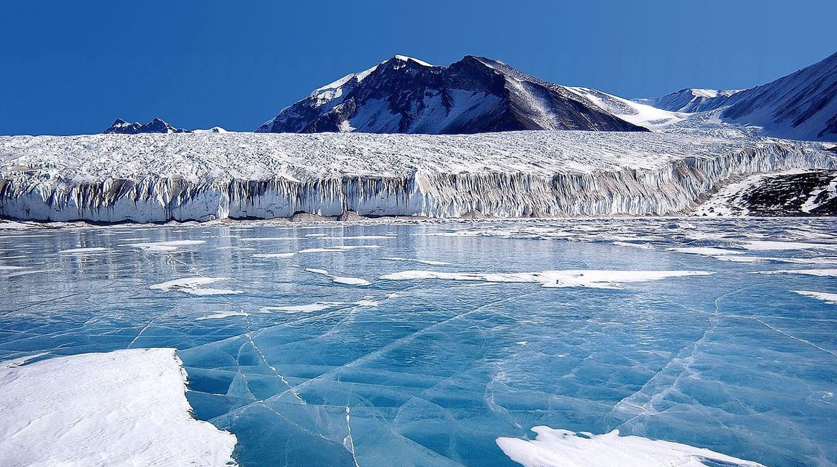 Encuentran piedras entre el hielo de la Antártida. Foto: Europa Press