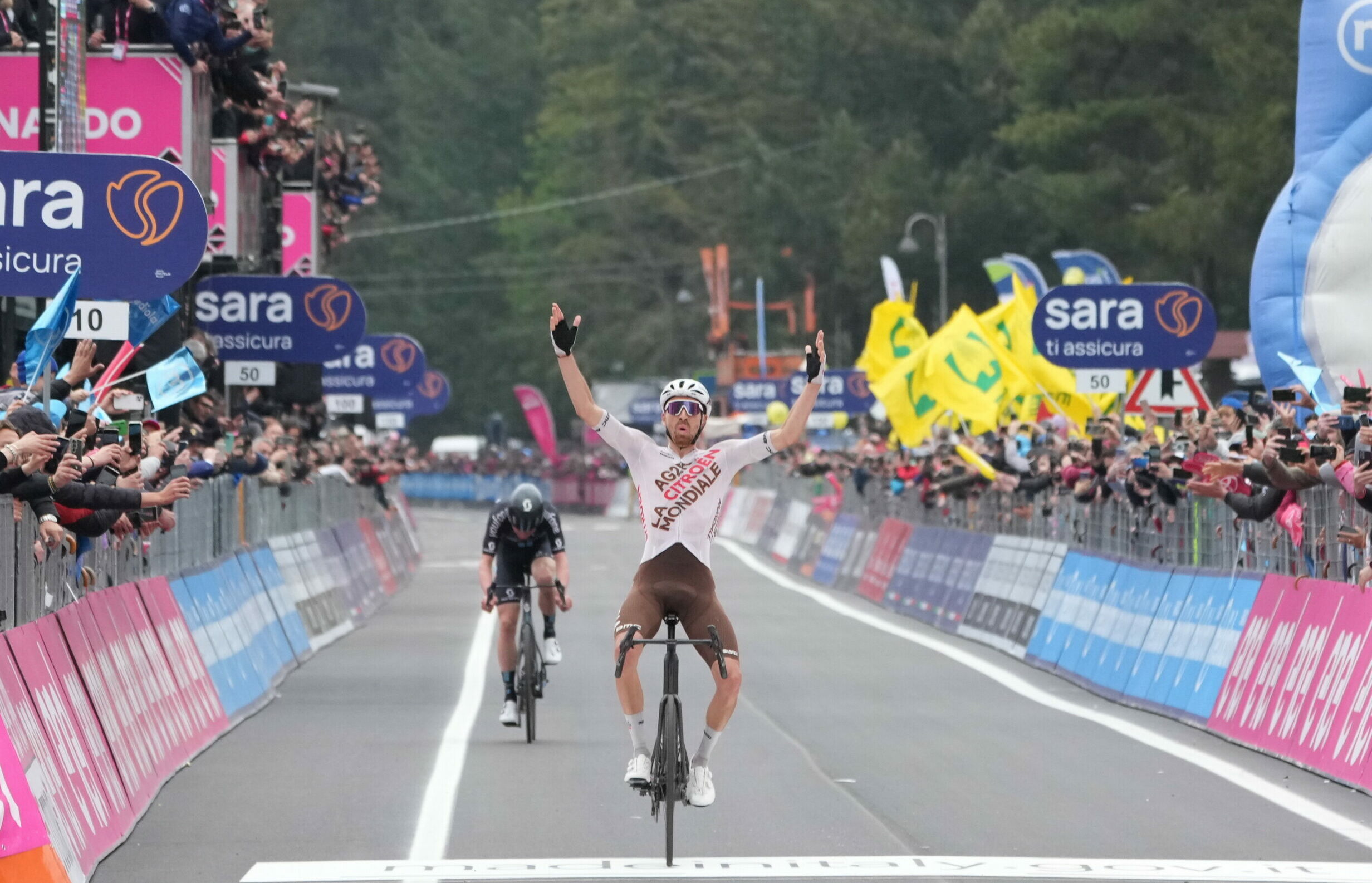 Aurelien Paret Peintre ganó la cuarta etapa del Giro de Italia. Foto: Giro
