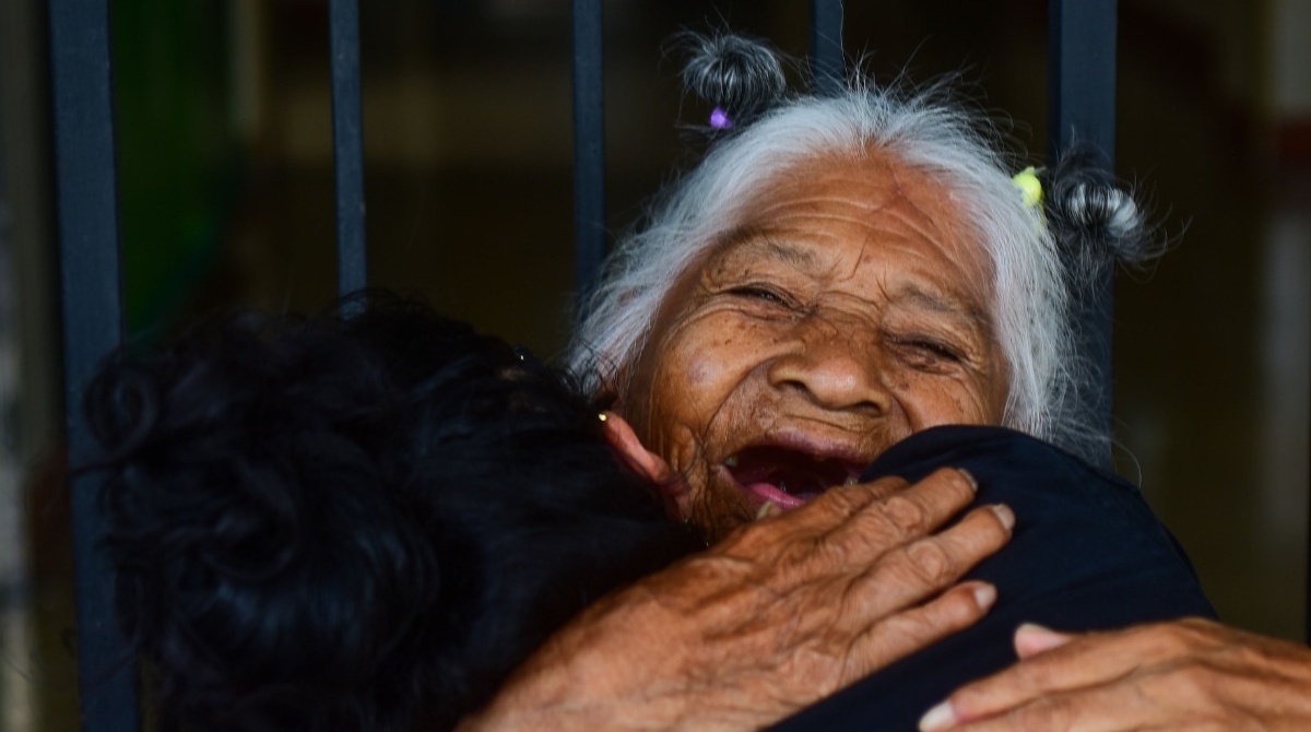 Desde el 26 de marzo el Hogar Corazón de Jesús recibe a un grupo de adultos mayores de Alausí (Chimborazo). Las mujeres se unieron al festejo del viernes por el Día de las Madres. Archivo/EL COMERCIO