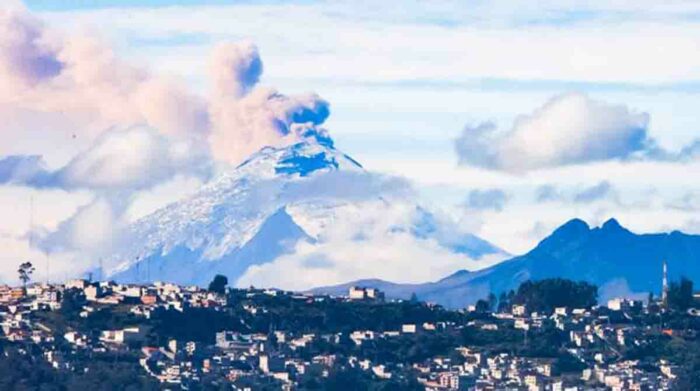 Se alerta por posible caída de ceniza del volcán Cotopaxi este jueves, 18 de mayo de 2023. Foto: Patricio Terán / EL COMERCIO