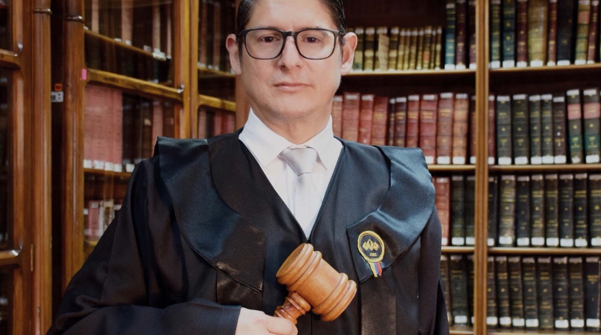 El juez Walter Macías recuperará su cargo en la Corte Nacional, tras obtener una acción de protección. Foto: Corte Nacional