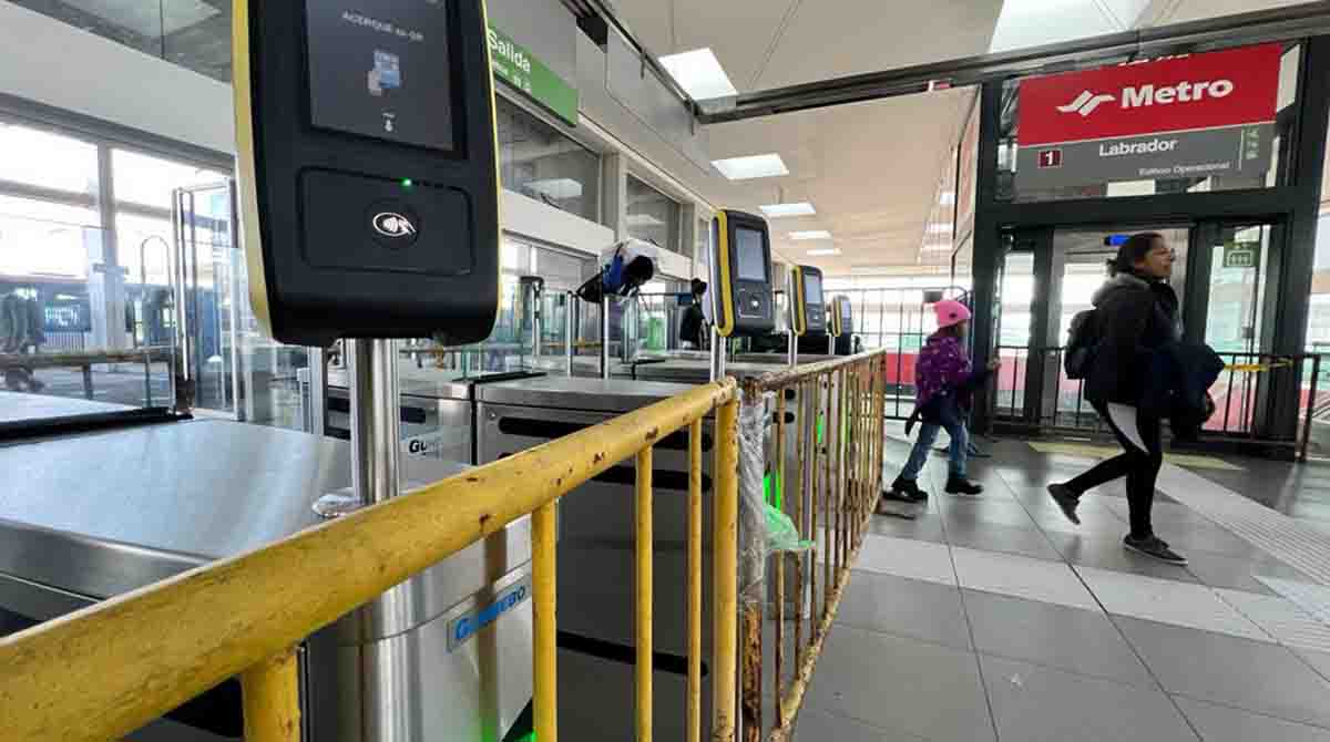 El alcade de Quito, Pabel Muñoz, informó de nuevas fechas que se tienen previstas para el funcionamiento del Metro de Quito. Foto: Patricio Terán / EL COMERCIO