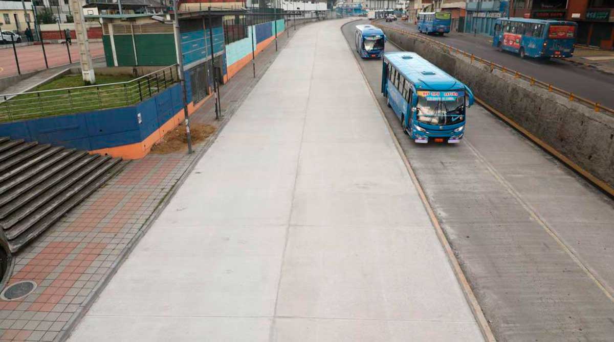 Así luce el primer tramo habilitado en la avenida Napo, sur de Quito. Foto: Twitter @santiguarderas