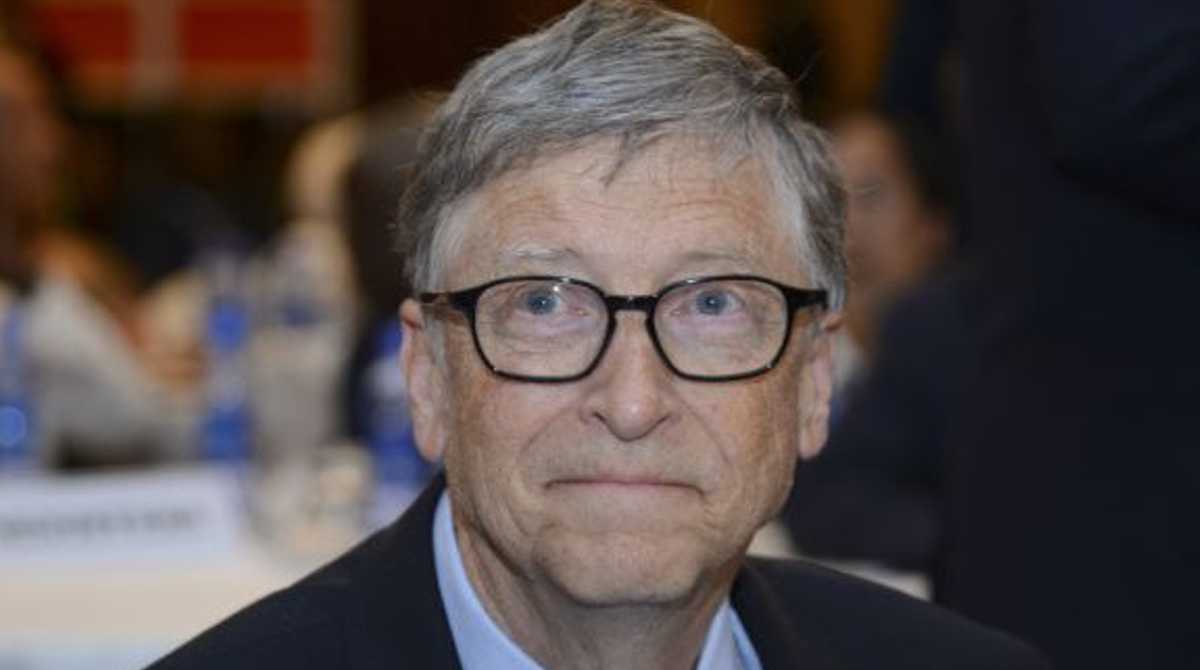 Bill Gates en uno de sus discursos dirigidos a jóvenes admitió los errores que ha cometido. Foto: Cortesía