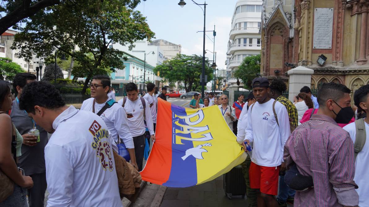 Los jóvenes iniciaron la caminata con una misa en Guayaquil. Foto: Arquidiócesis de Guayaquil
