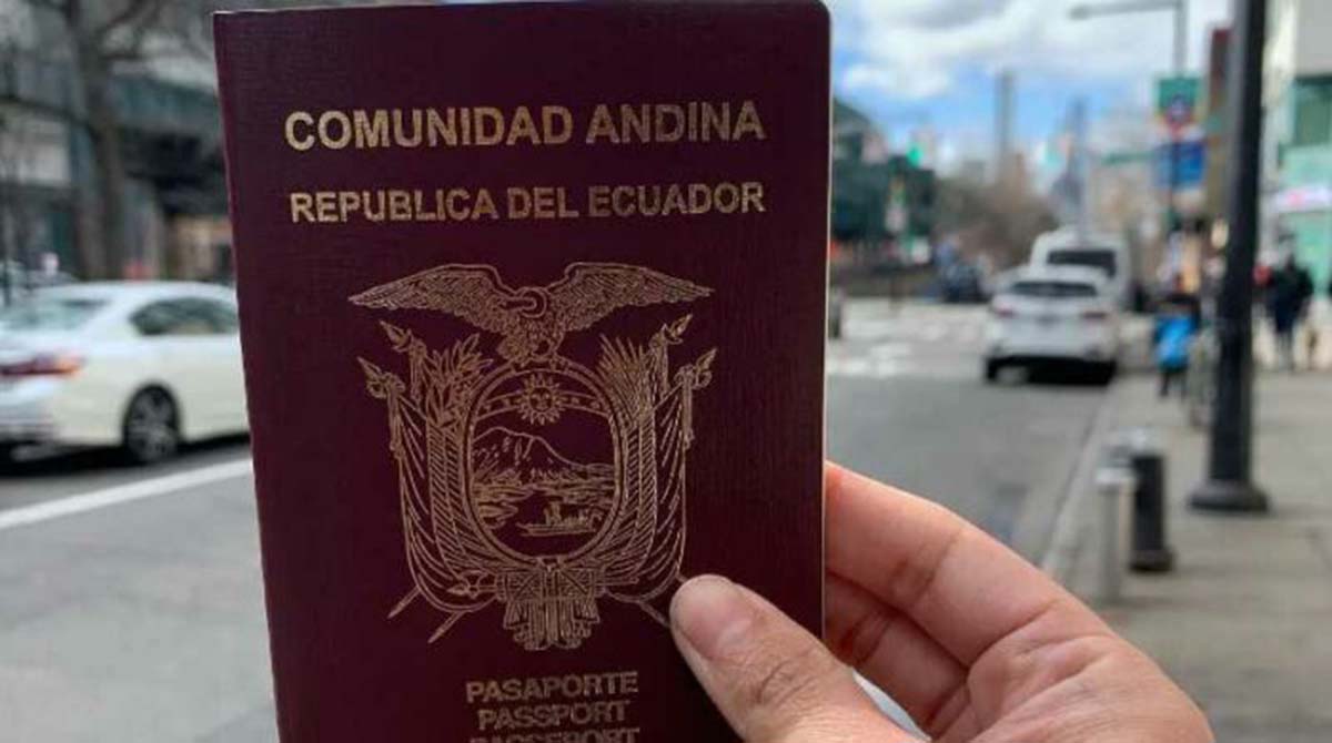 El Gobierno ecuatoriano informó a las autoridades españolas de la pérdida de 1 000 pasaportes en blanco den su Embajada en España. Foto: Internet