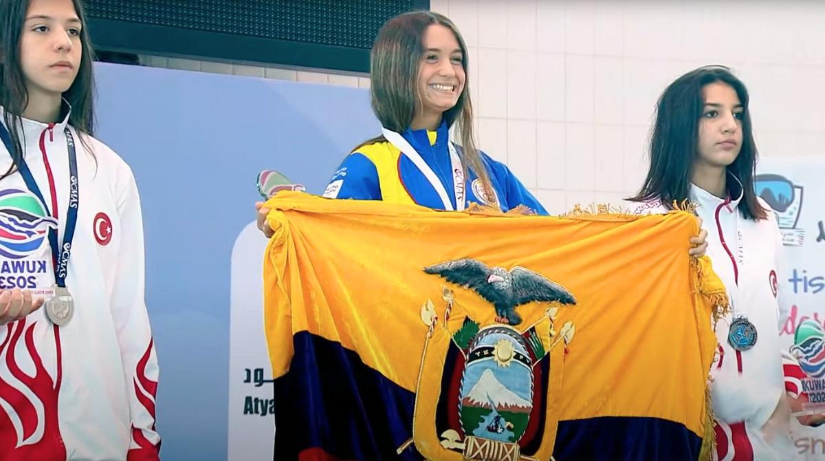 La joven deportista sumó su cuarta medalla en lo que va del Mundial. Foto: Twitter Roberto Ochoa