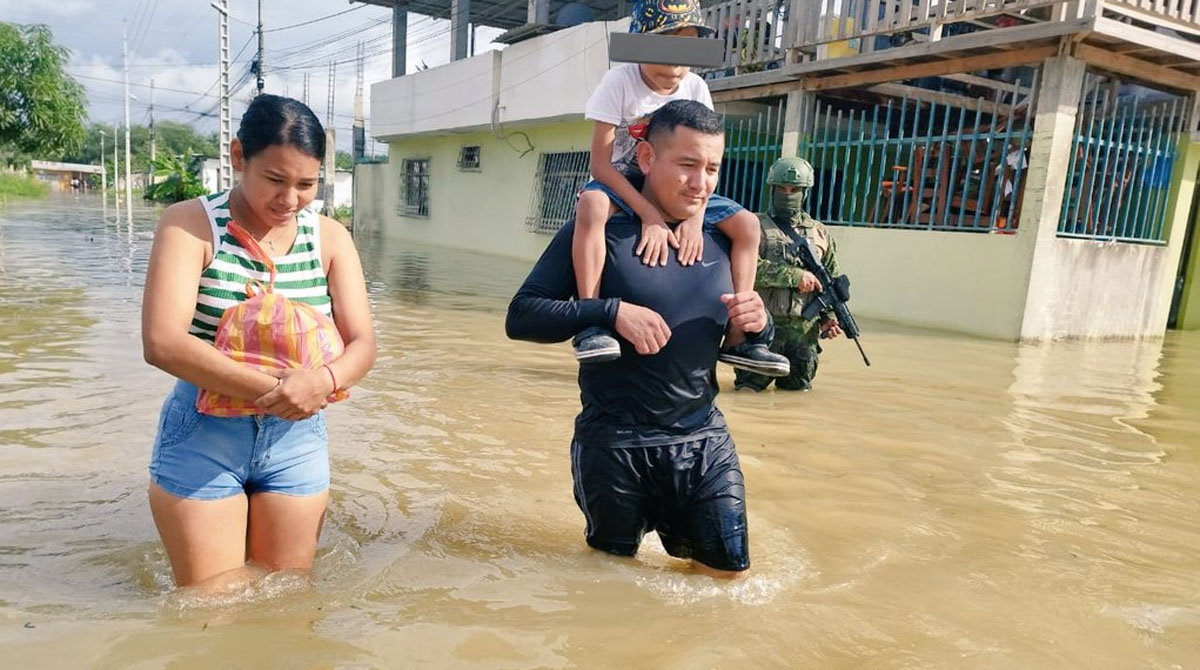 Las inundaciones en Esmeraldas dejaron 3 461 familias afectadas, según registró la Secretaría de Riesgos a las 06:40 de este 6 de junio de 2023. Foto: Twitter Riesgos Ecuador