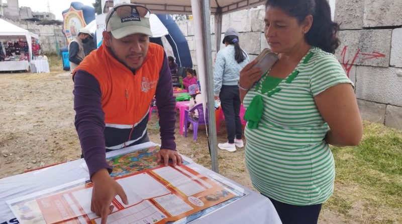 Feria informativa ante el proceso eruptivo del volcán Cotopaxi. Foto cortesía Municipio de Quito.