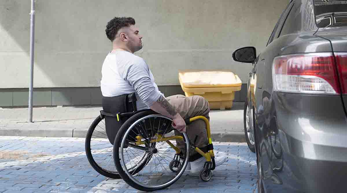 Una persona con discapacidad podrá acceder a la licencia de conducir tipo F. Foto: Freepik
