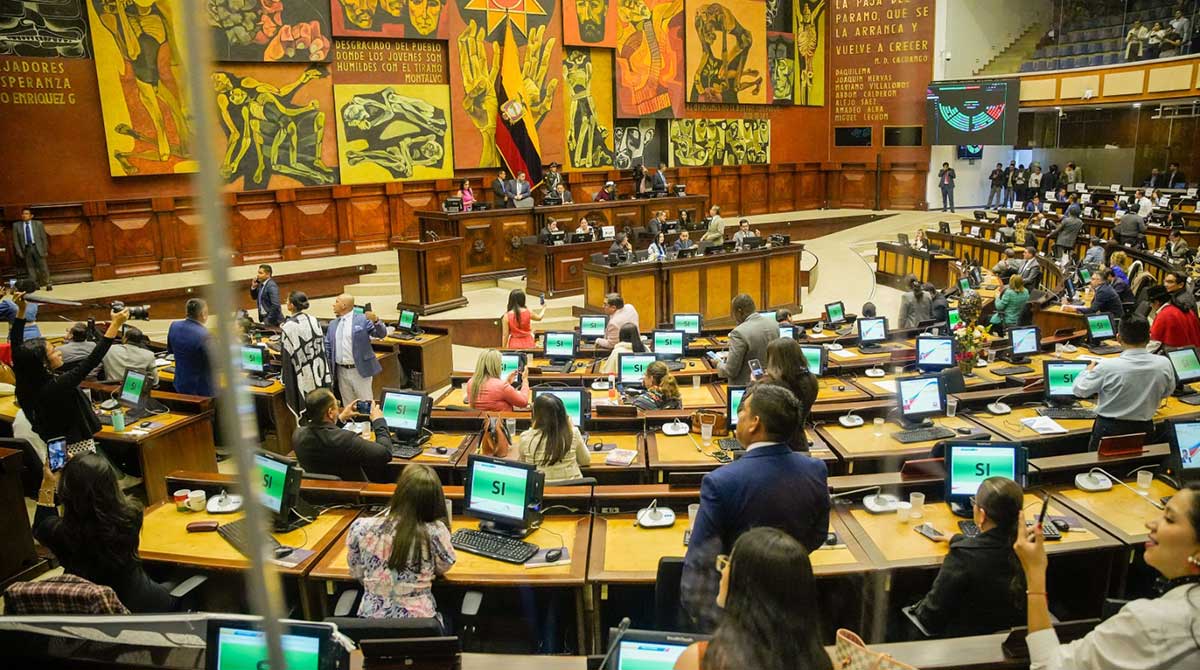Votación para dar paso al juicio político contra el presidente Guillermo Lasso. Foto: Carlos Noriega / EL COMERCIO
