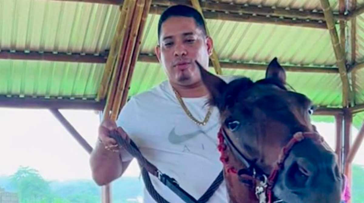 El cadáver de Junior Roldán fue encontrado en un barranco amarrado y con un disparo en la cabeza en Fredonia. Foto: Redes sociales