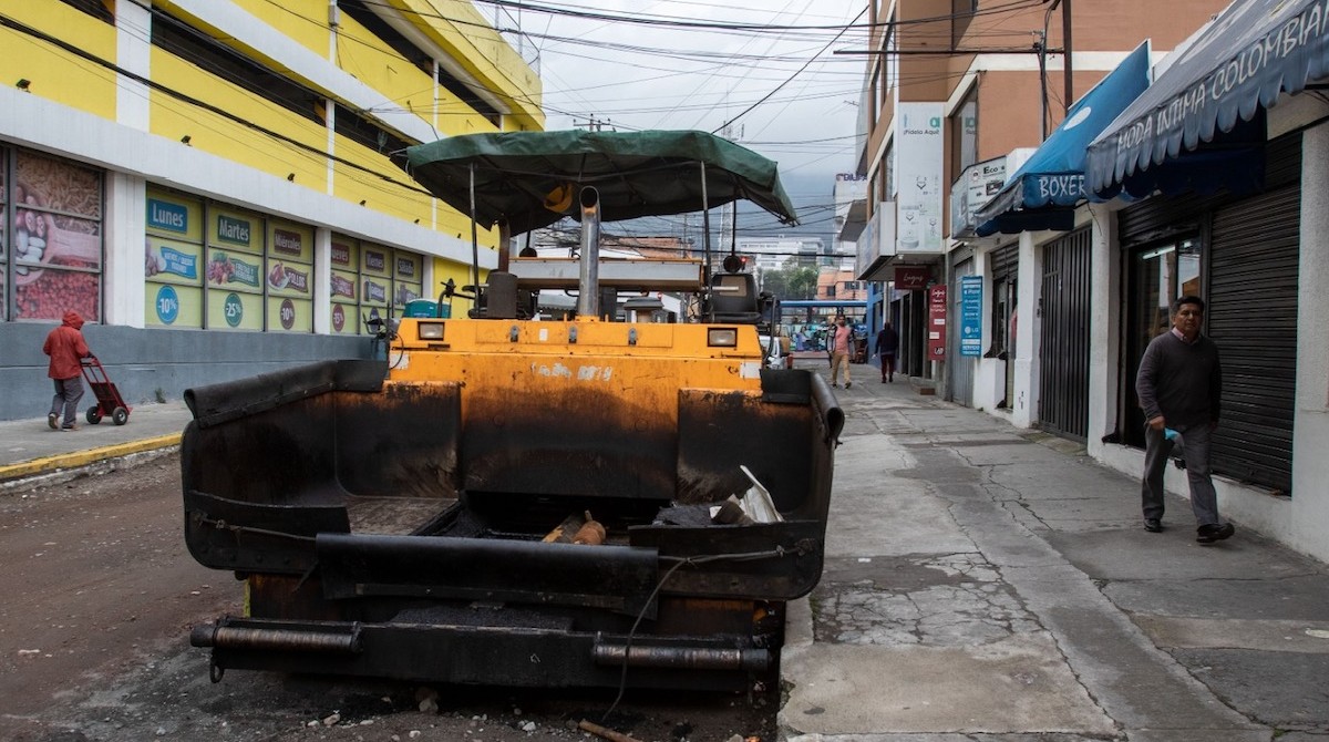 En Quito se desarrollan intervenciones en vías. Foto: Carlos Noriega/El Comercio