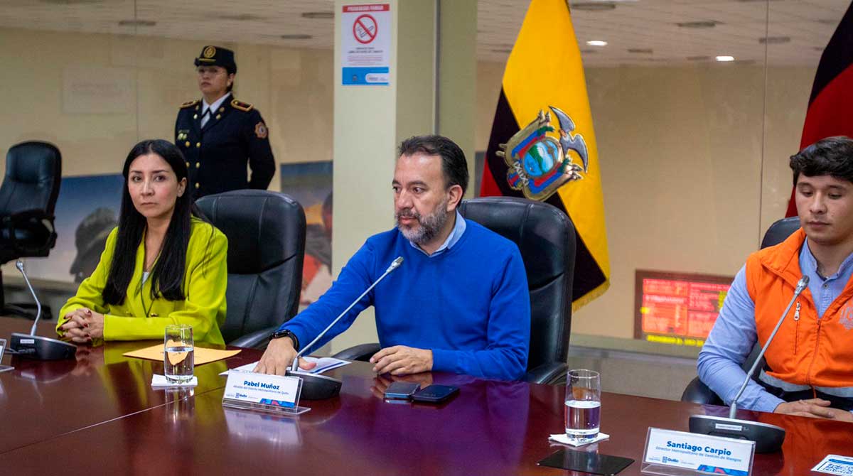 El alcalde de Quito Pabel Muñoz en una rueda de prensa desde el ECU 911. Foto: Carlos Noriega / EL COMERCIO