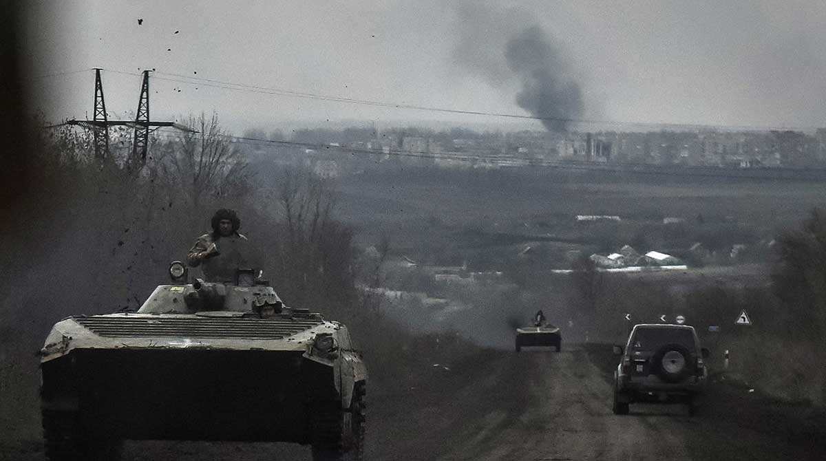 Imagen de combates en la ciudad de Bajmut, Ucrania. Foto: EFE