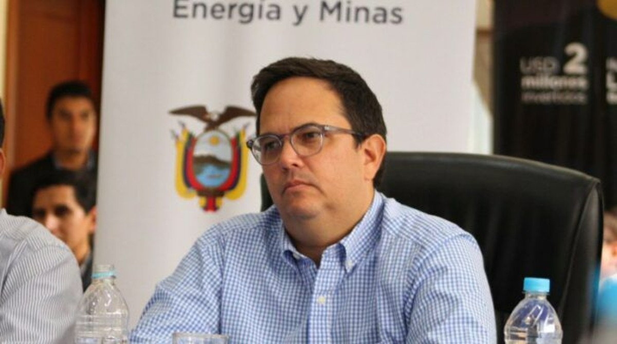 Miembros de la Policía Nacional detuvieron en Guayaquil a Xavier Vera, exministro de Energía y Minas de Guillermo Lasso.