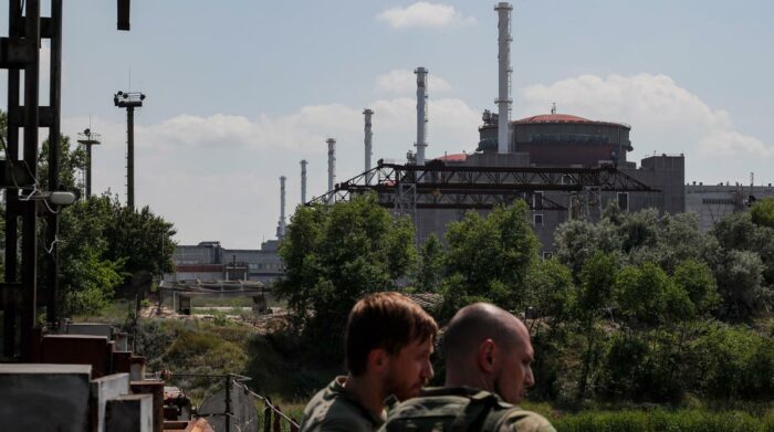 Volodimir Zelenski, informó sobre un supuesto plan ruso para provocar un incidente nuclear. Foto: EFE