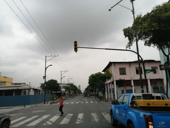 La intersección de Esmeraldas y Cuenca es uno de los puntos afectados. Foto: ATM
