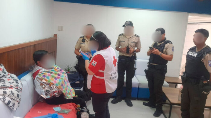 La bebé todavía tenía el cordón umbilical cuando fue encontrada. Foto: Cruz Roja Ecuador