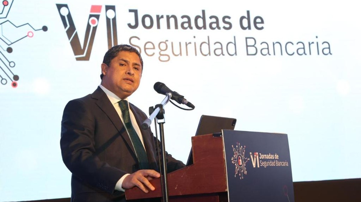Marco Antonio Rodríguez, presidente Ejecutivo de Asobanca, dice qye banca de Ecuador hace inversiones para mejorar su seguridad antes los intentos de ataques cibernéticos. Foto: Cortesía / Asobanca