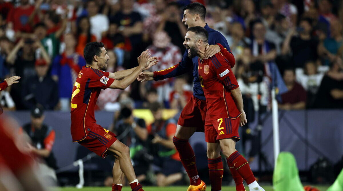 Los jugadores de la Selección de España celebran tras ganar la final de la Liga de Naciones de la UEFA. Foto: EFE